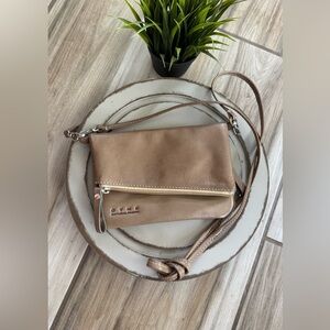 DYMS Natural Pampa Leather Crossbody Bag Sand Tan Fold‑Over Zip Front